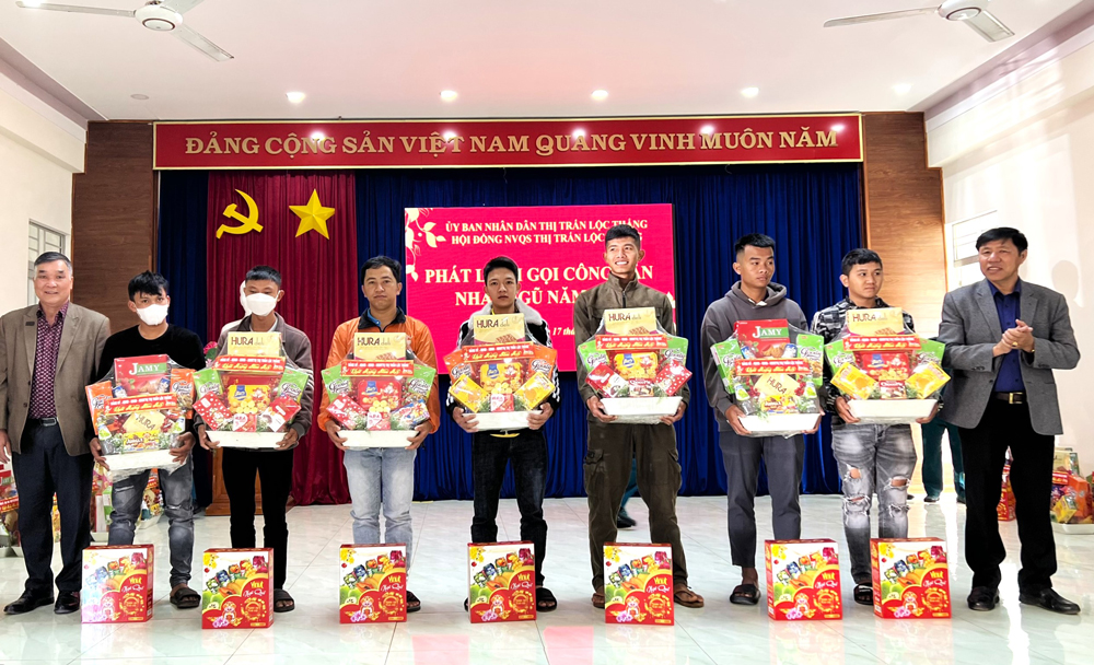 Bảo Lâm: Trao lệnh gọi công dân nhập ngũ cho 105 thanh niên