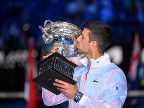Djokovic lần thứ 10 vô địch Australian Open, trở lại số 1 thế giới
