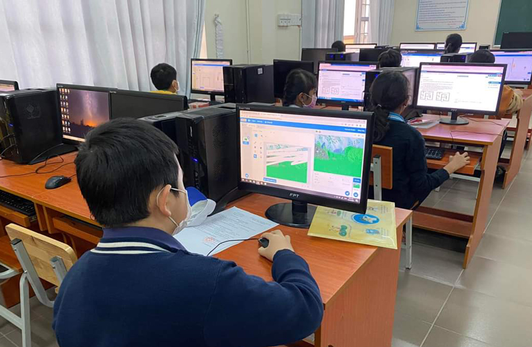 Đơn Dương: 41 thí sinh tham gia hội thi lập trình và điều khiển robot