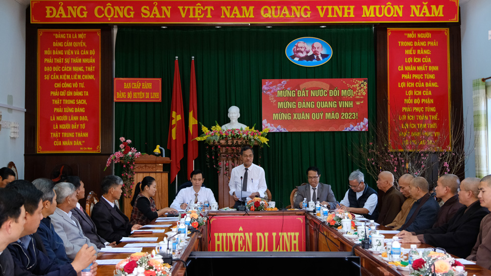 Di Linh: Gặp mặt đại biểu chức sắc các tôn giáo