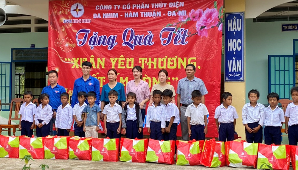 Công ty ĐHĐ tổ chức chương trình Xuân yêu thương, Tết ấm lòng