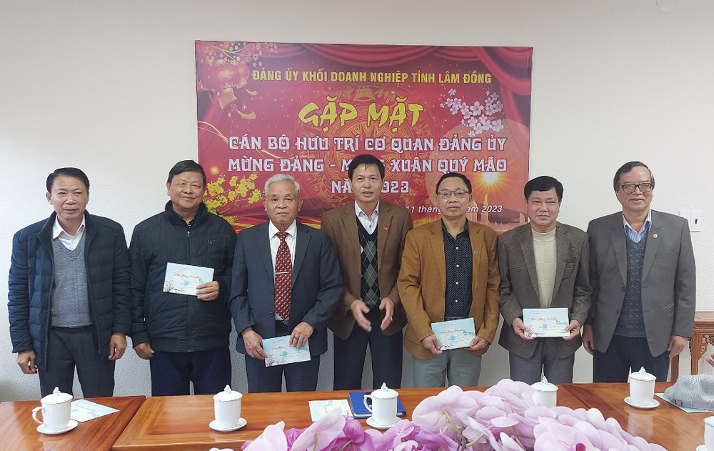 Đảng uỷ Khối Doanh nghiệp gặp mặt, chúc tết cán bộ hưu trí