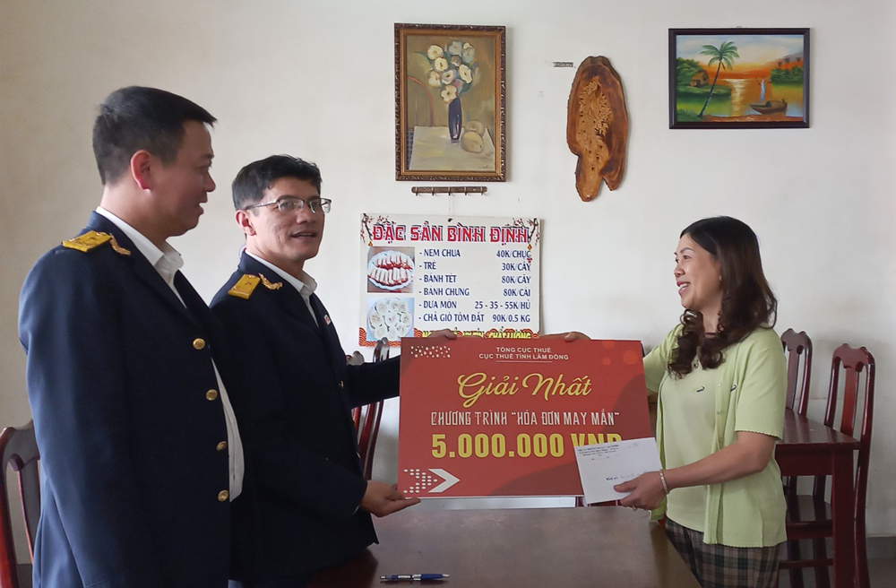 Cục Thuế tỉnh trao giải Hóa đơn may mắn Quý IV/2022