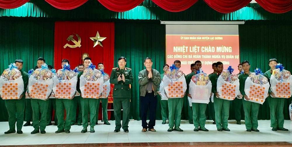 Lạc Dương: Đón 50 quân nhân hoàn thành nghĩa vụ quân sự trở về địa phương