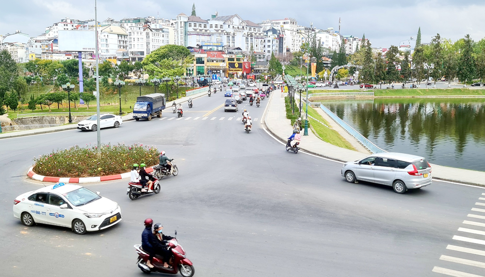 Phát triển đồng bộ đô thị và hạ tầng kỹ thuật