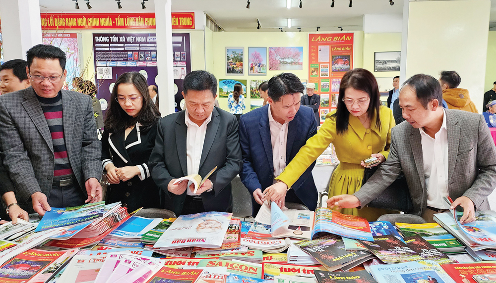 “Nhân cái đẹp, dẹp cái xấu; lấy tích cực đẩy lùi tiêu cực”