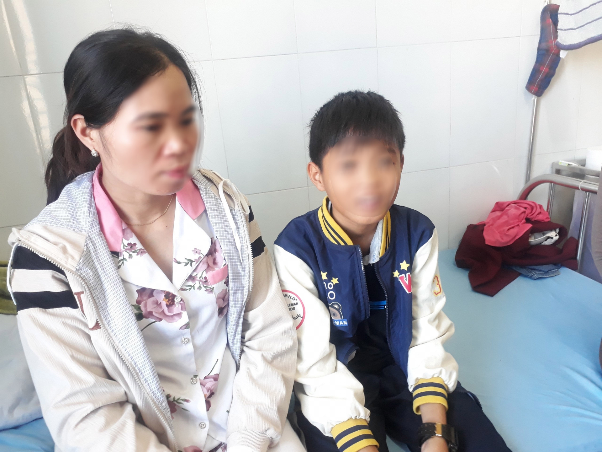 Lâm Hà: Nam sinh bị bạn cùng lớp đánh bầm tím khắp cơ thể