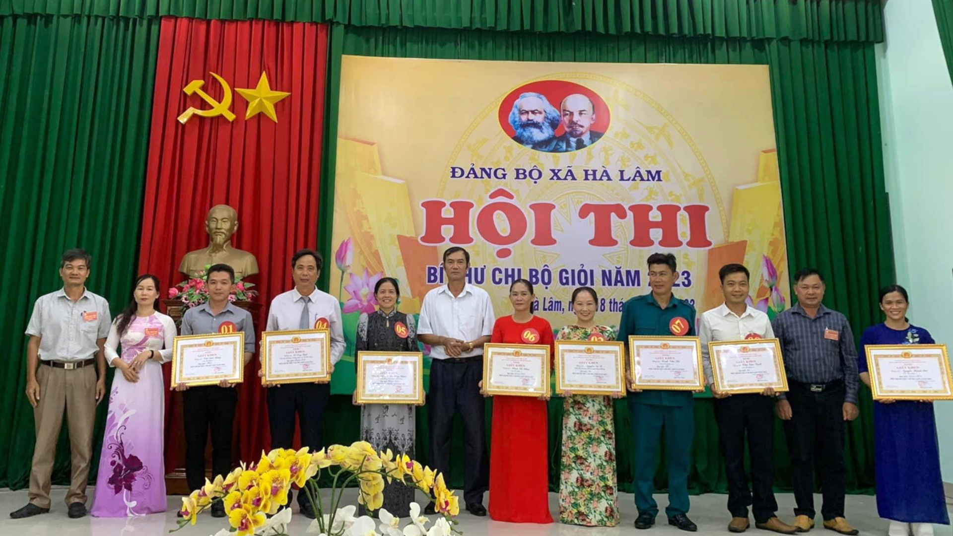 Gắn công tác xây dựng Đảng với nhiệm vụ phát triển kinh tế