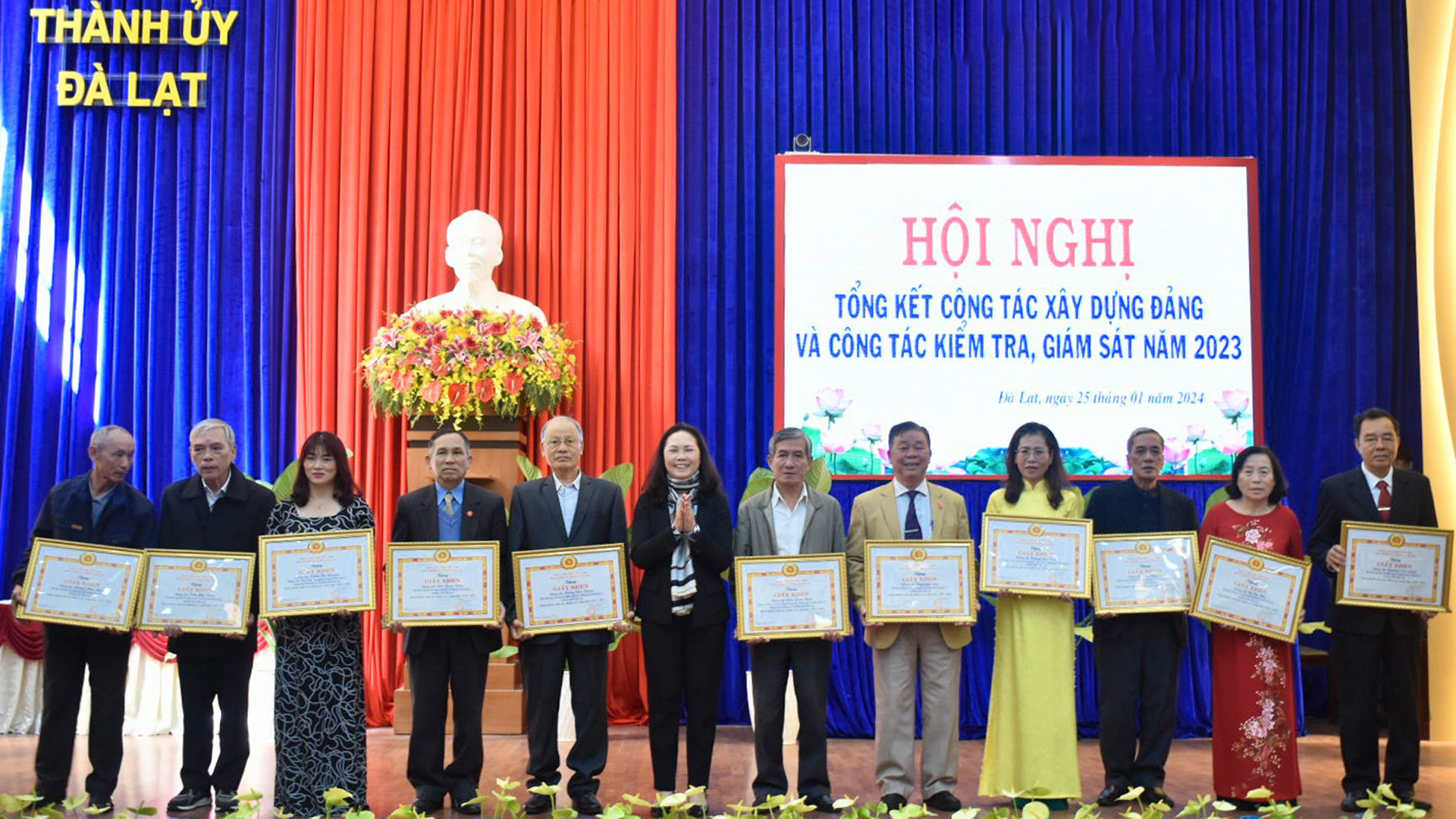 Đà Lạt: Khen thưởng 99 cá nhân, tập thể hoàn thành xuất sắc nhiệm vụ trong công tác xây dựng Đảng