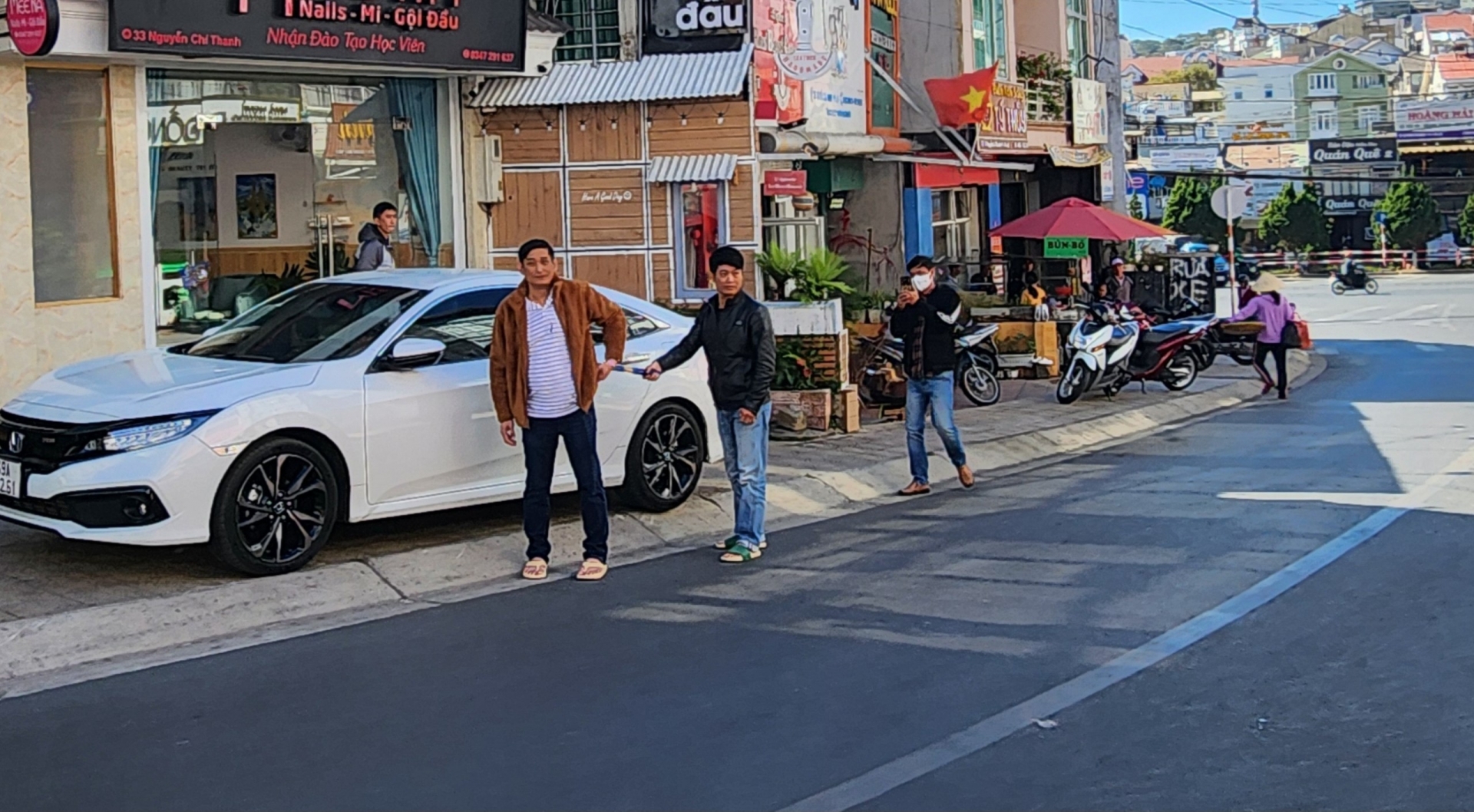 Vụ chém người giữa trung tâm Đà Lạt: Nghi phạm ra trình diện