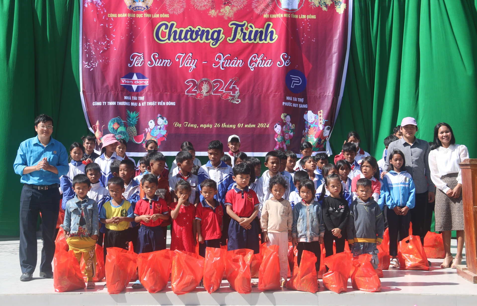 Chương trình “Tết sum vầy - Xuân chia sẻ” Tết Giáp Thìn ở Đạ Tông