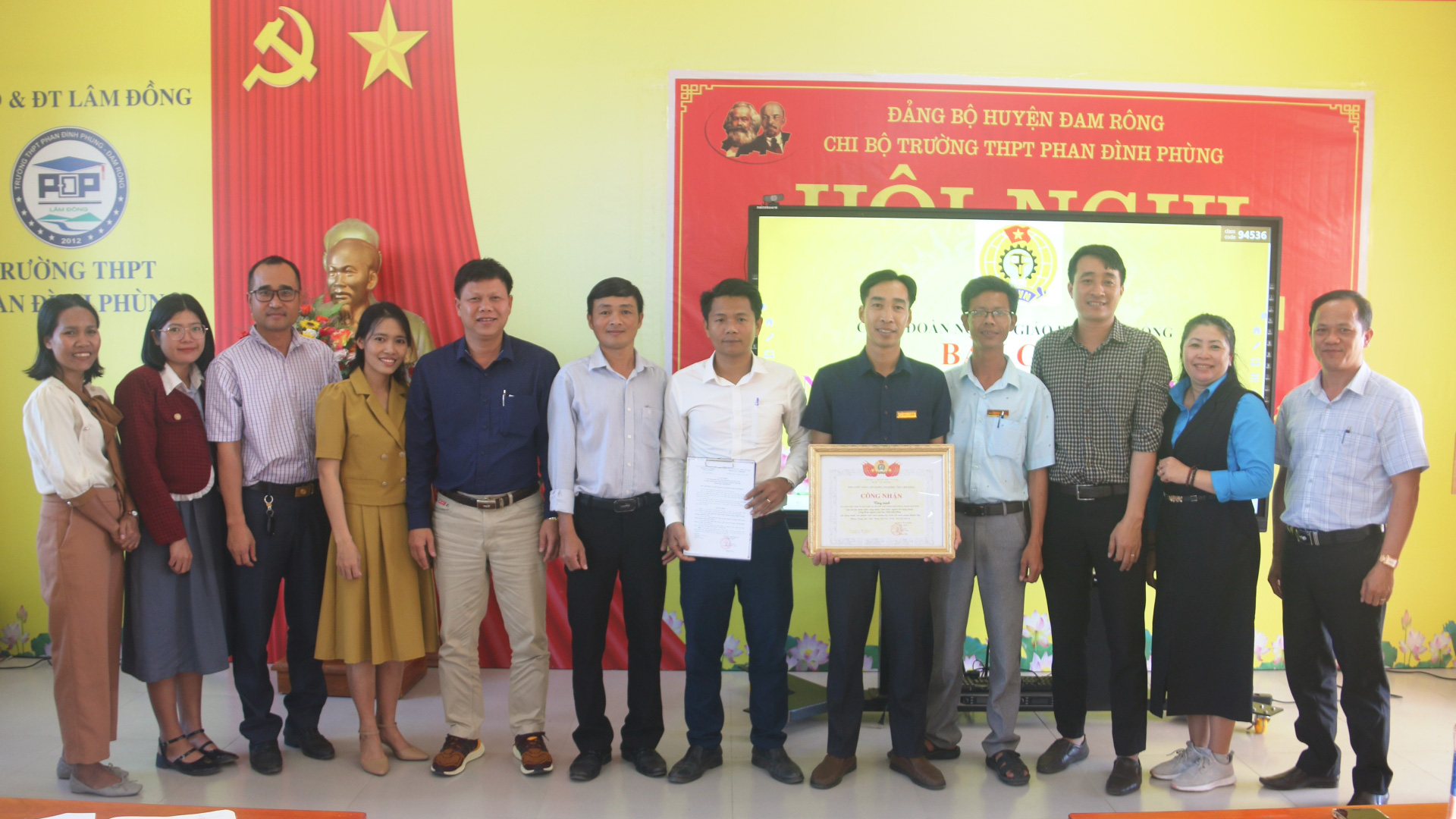 Công đoàn ngành Giáo dục bàn giao nhà công vụ cho giáo viên