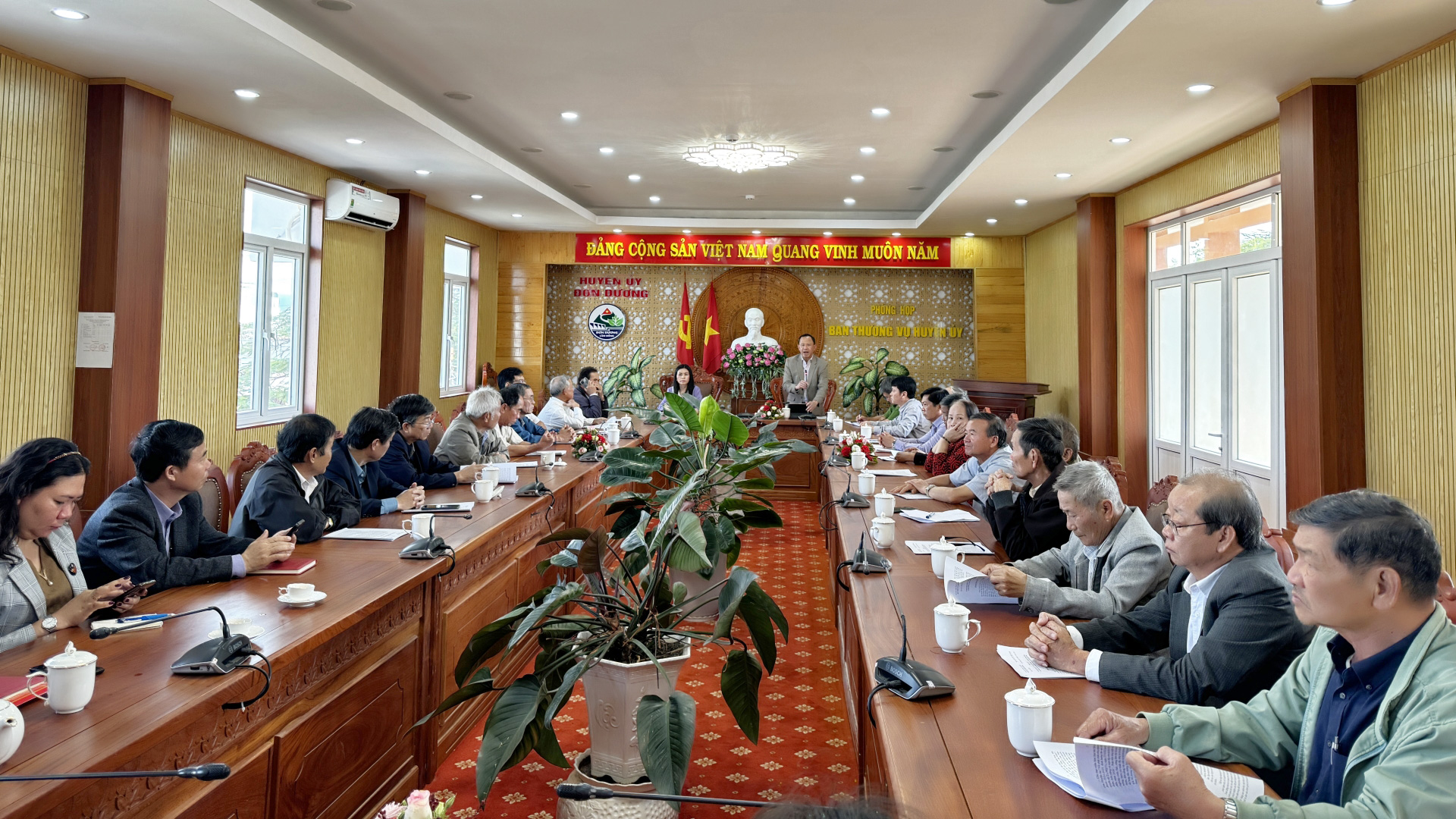 Đơn Dương: Gặp mặt lãnh đạo huyện qua các thời kỳ