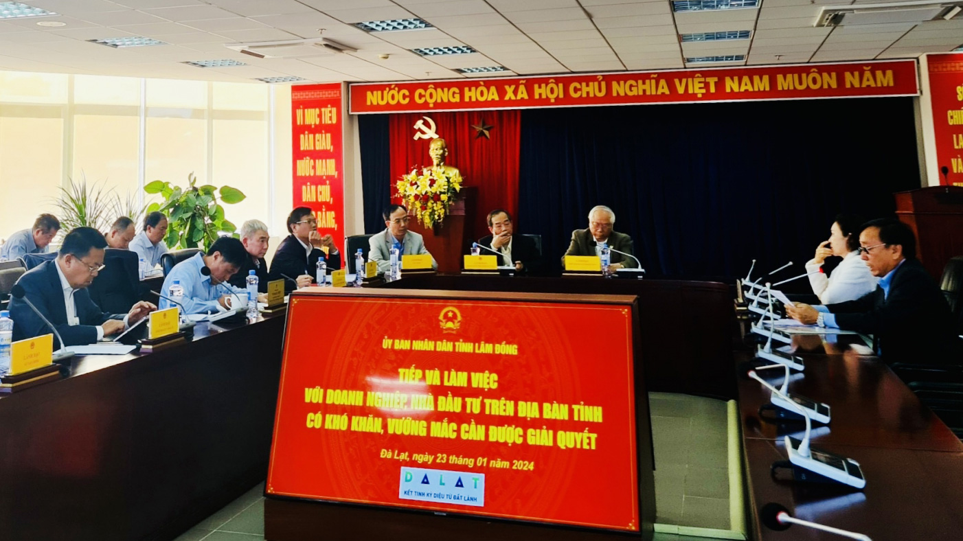 UBND tỉnh tiếp và làm việc với doanh nghiệp tháng 1