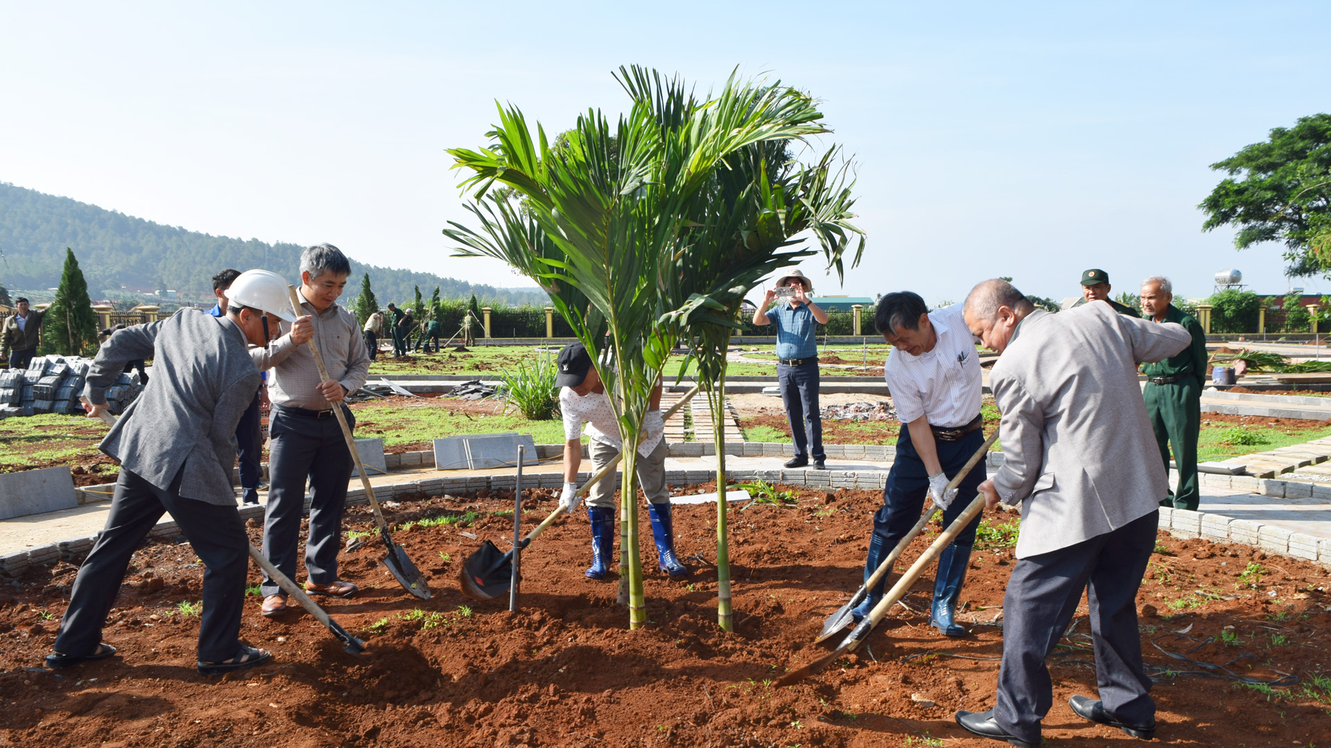 Đức Trọng: Tìm giải pháp phát triển cây xanh