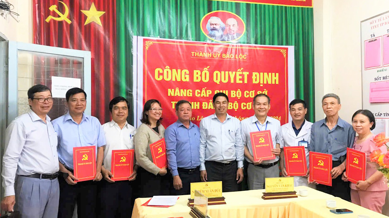 Nhìn từ 2 chi bộ phát triển thành Đảng bộ