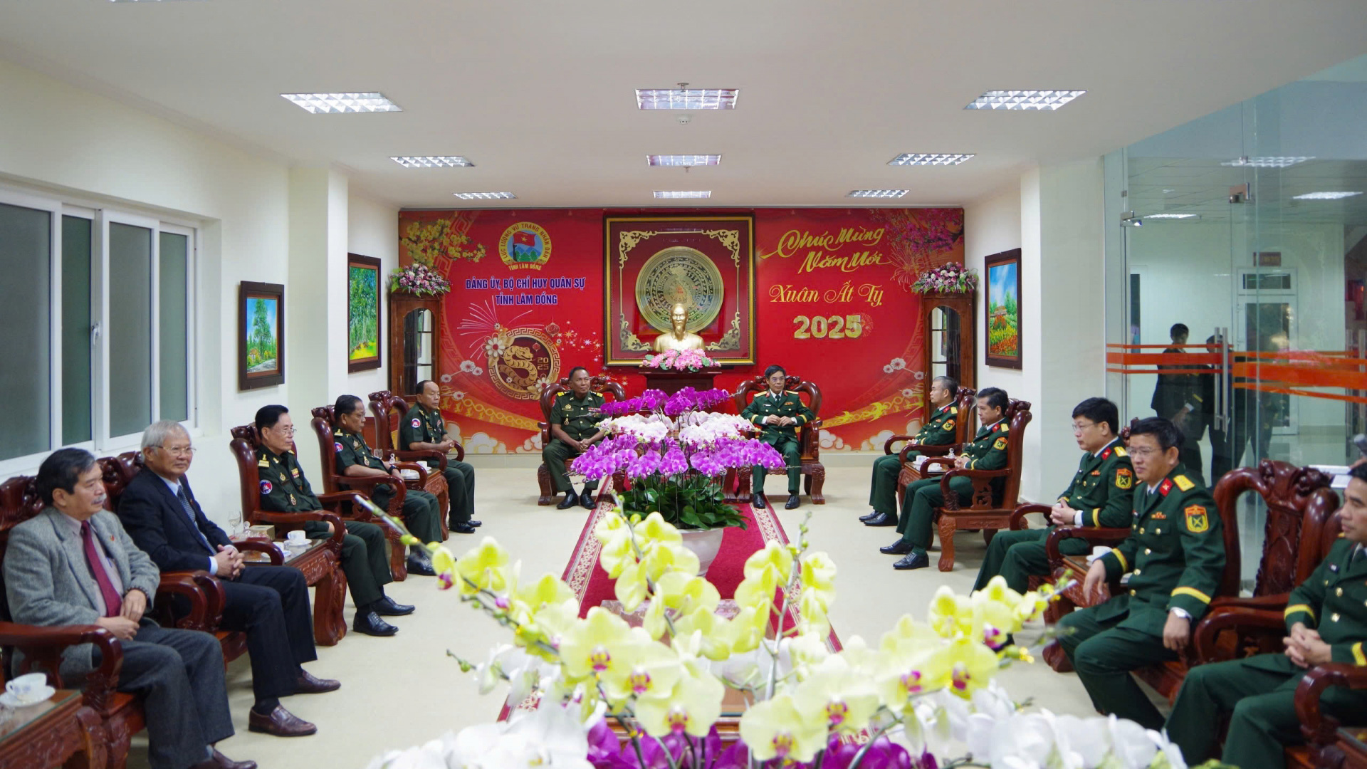 Lãnh đạo Tiểu khu Quân sự tỉnh Siem Reap thăm, chúc Tết lực lượng vũ trang Lâm Đồng