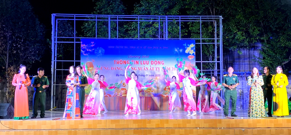 Đạ Huoai: Tổ chức nhiều hoạt động mừng Đảng, mừng Xuân