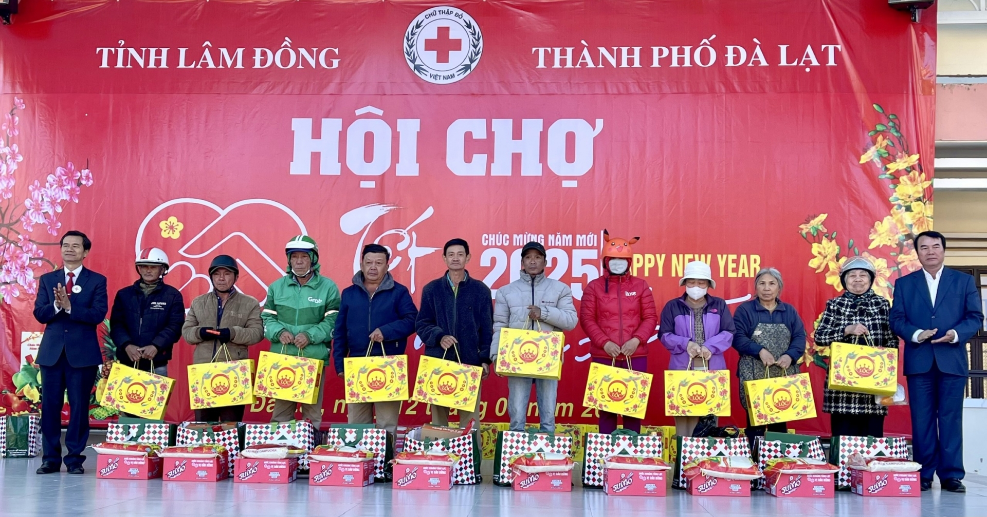 Khai mạc “Hội Chợ Tết Nhân ái'' Xuân Ất Tỵ năm 2025