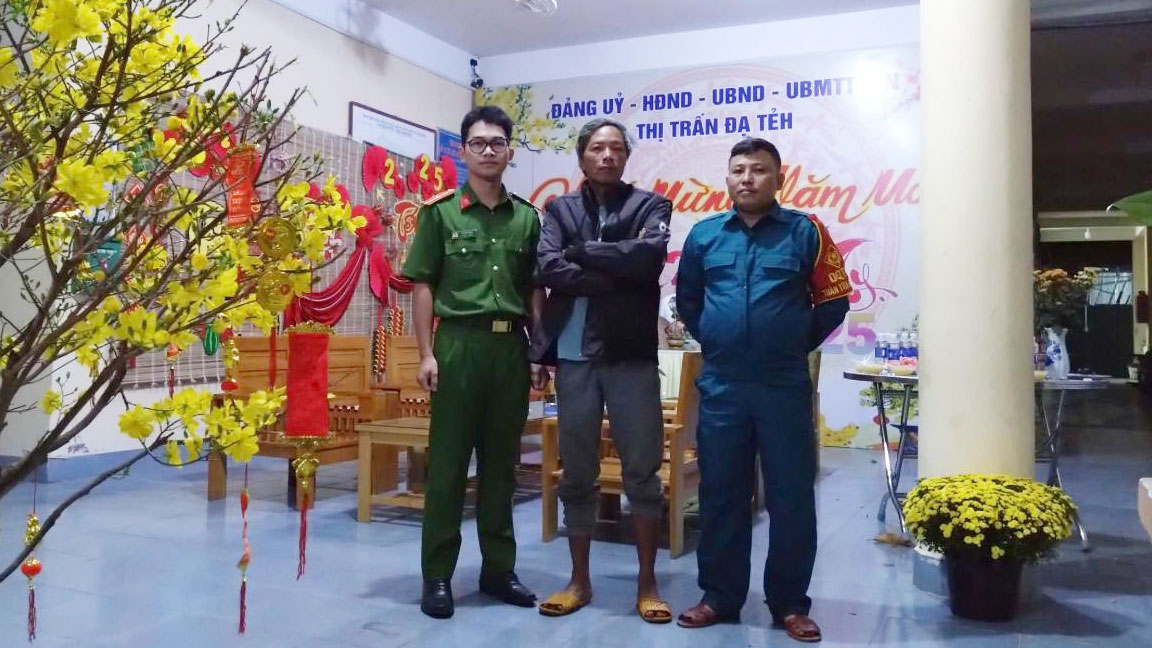 Ấm áp tình người ngày đầu xuân