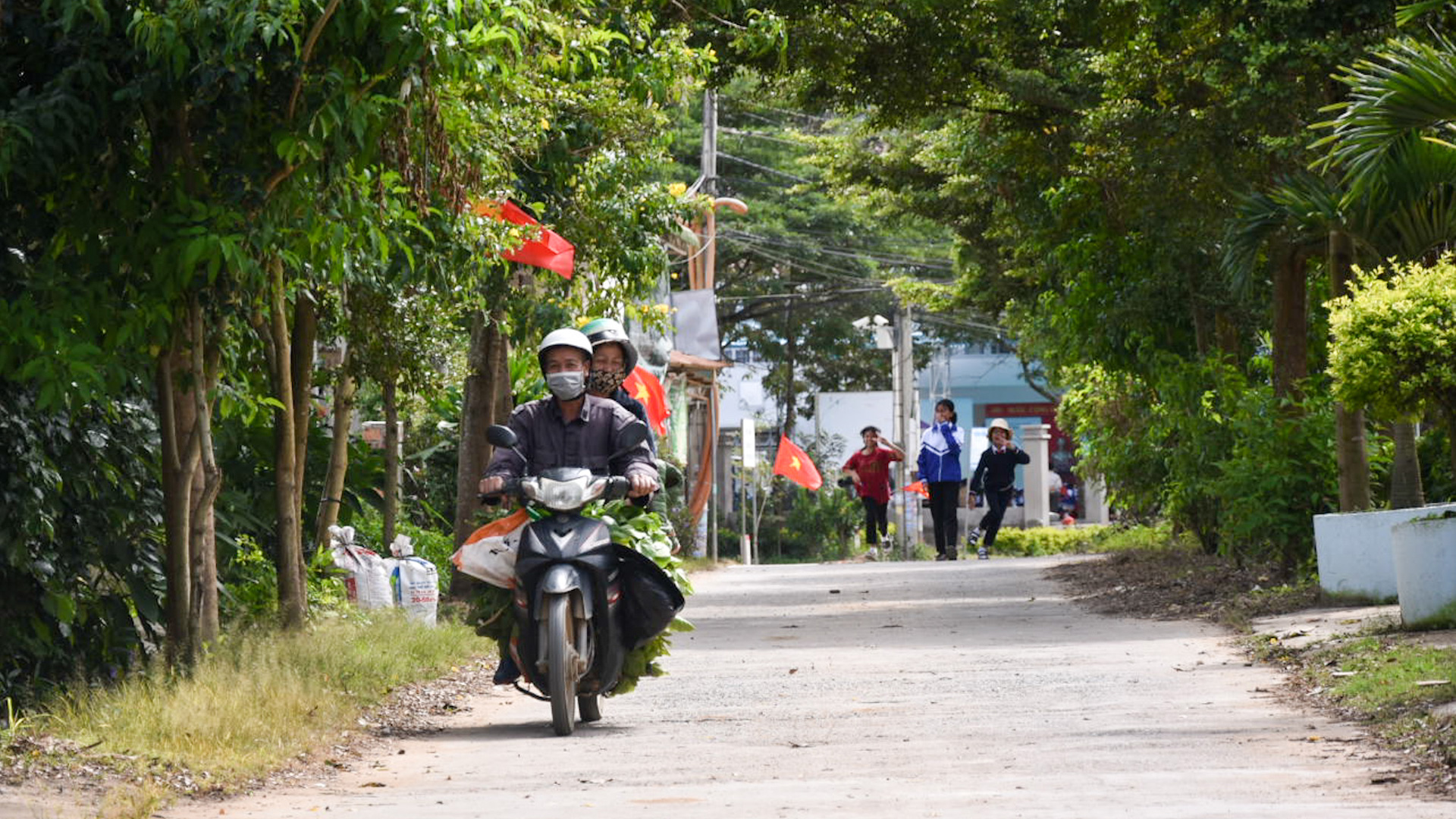 BÁO XUÂN 2025: Sắc xuân trên những vùng đất đổi mới 