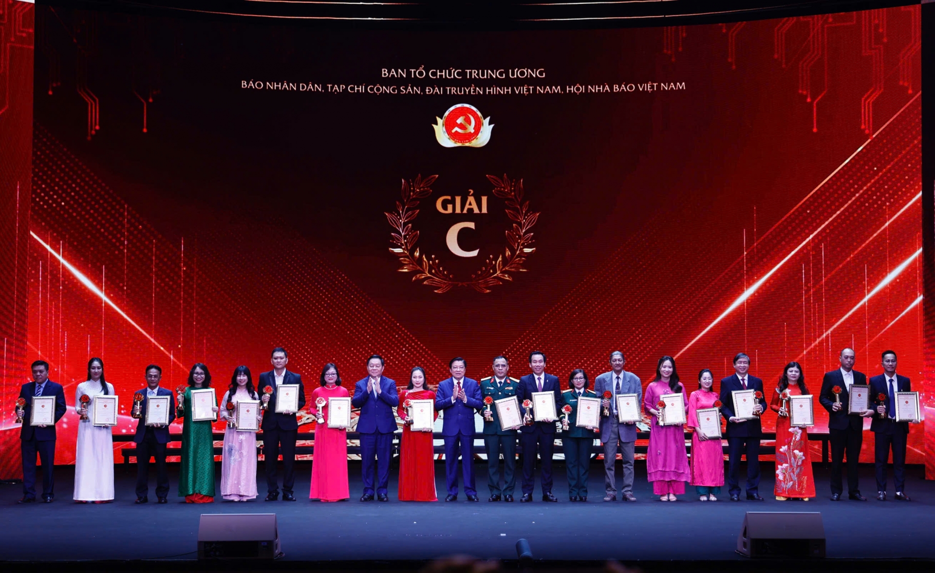 Tổng Bí thư Tô Lâm dự Lễ trao Giải Búa liềm vàng lần thứ IX năm 2024