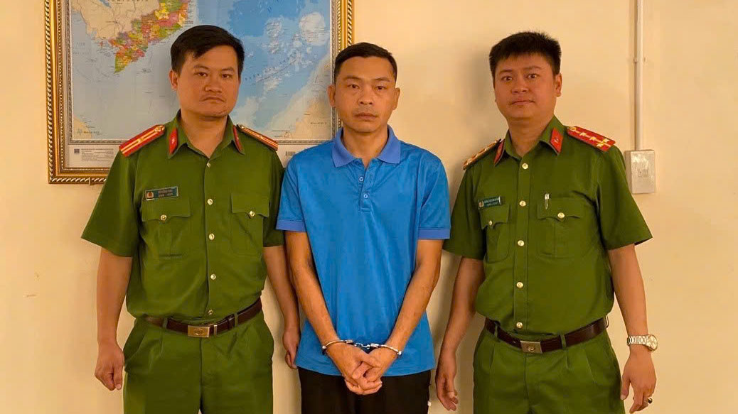 Khởi tố, bắt tạm giam nhân viên ngân hàng lừa đảo chiếm đoạt tài sản