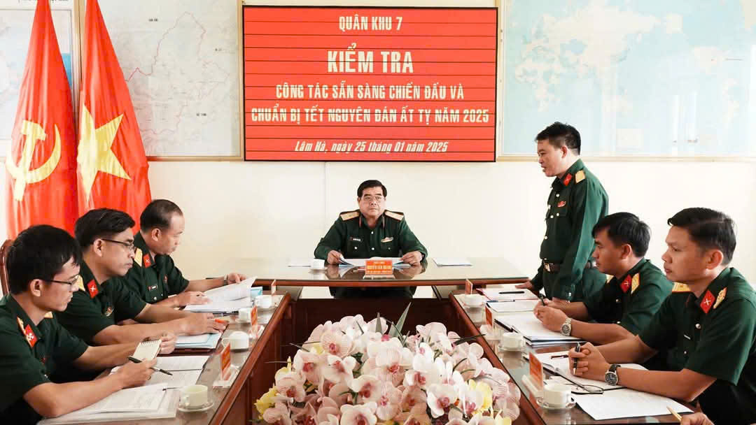 Quân Khu 7 kiểm tra công tác sẵn sàng chiến đấu và chuẩn bị Tết Nguyên đán tại Lâm Hà