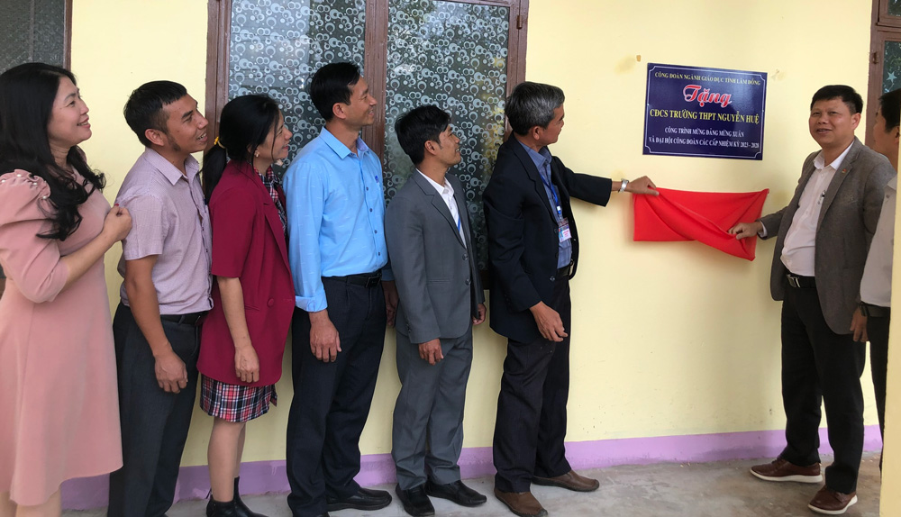 Công đoàn ngành Giáo dục: Bàn giao công trình nhà công vụ cho trường vùng sâu
