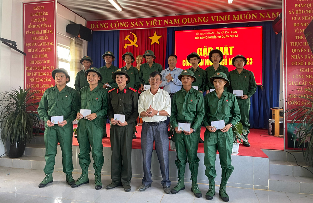 Đức Trọng: Gặp mặt các tân binh trước khi lên đường nhập ngũ