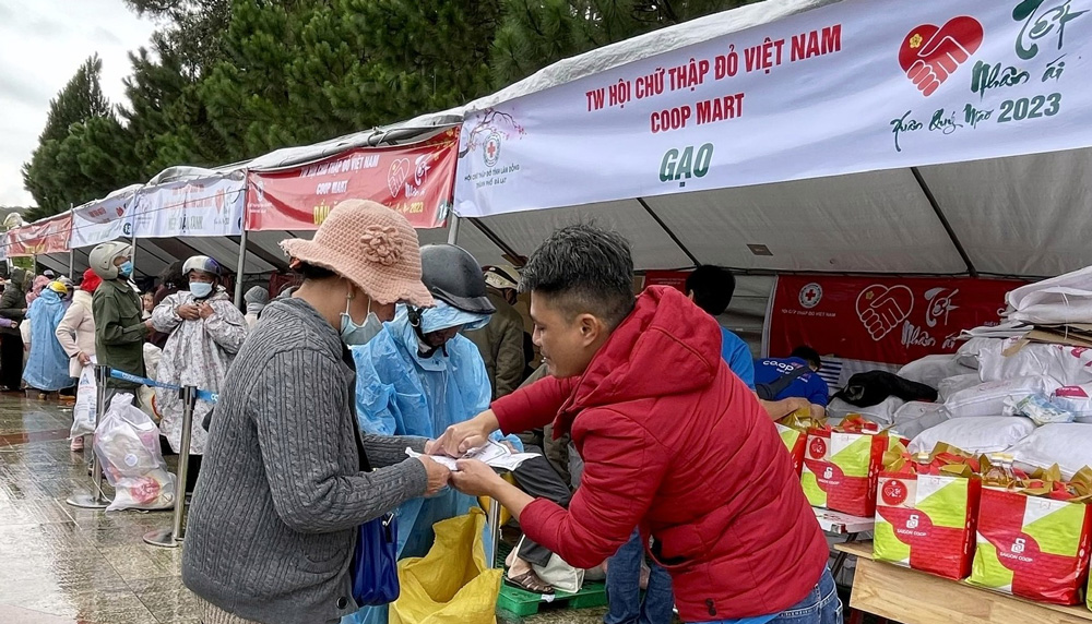 Vận động 71.567 suất quà Tết Nhân ái trị giá hơn 35 tỷ đồng
