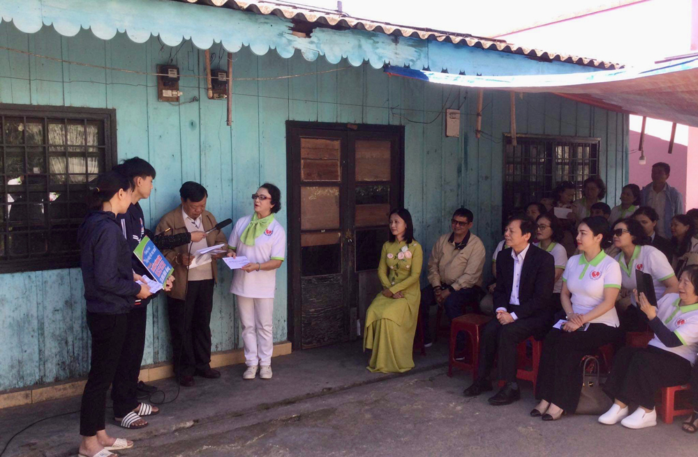 Trao 180 triệu đồng học bổng Thắp sáng ước mơ xanh cho 2 học sinh có hoàn cảnh đặc biệt khó khăn