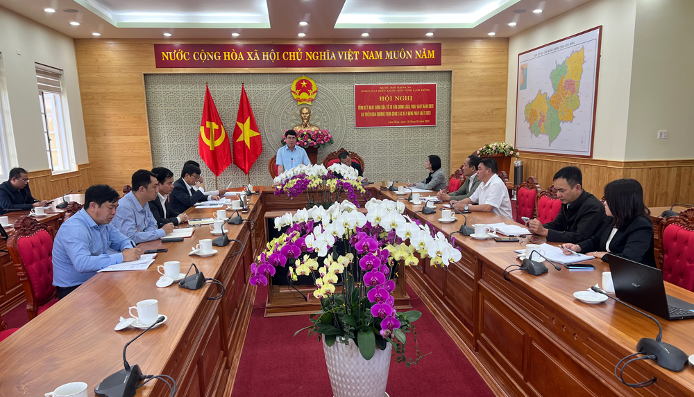 Trưởng Đoàn ĐBQH gặp mặt các ĐBQH và đội ngũ chuyên viên Văn phòng