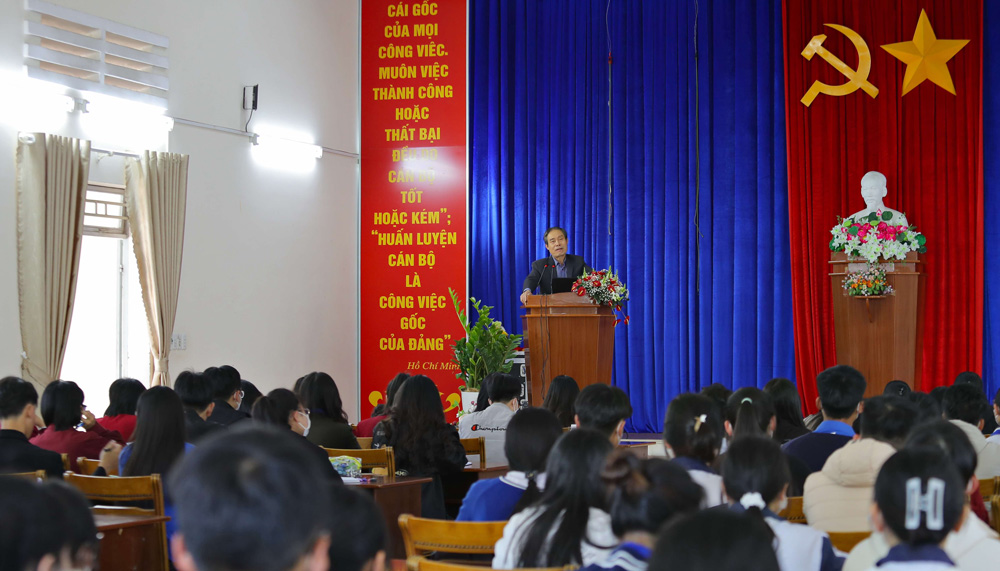 Đà Lạt: Lần đầu mở lớp bồi dưỡng nhận thức về Đảng dành cho học sinh