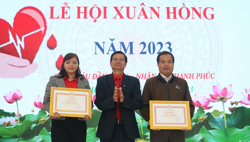 Tiếp nhận 478 đơn vị máu tại Lễ hội Xuân hồng