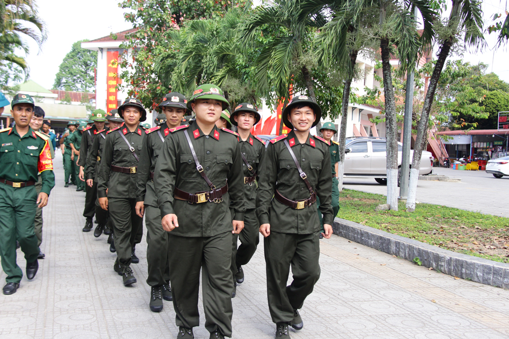 “Ngày mai chúng em lên đường nhập ngũ”