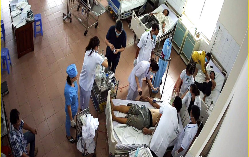Đạ Tẻh: Tháo cây thông Noel 6 người bị điện giật khiến 1 người tử vong và 5 người bị thương