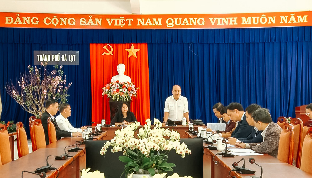 Công ty Phương Trang tài trợ màn hình Led cho TP Đà Lạt