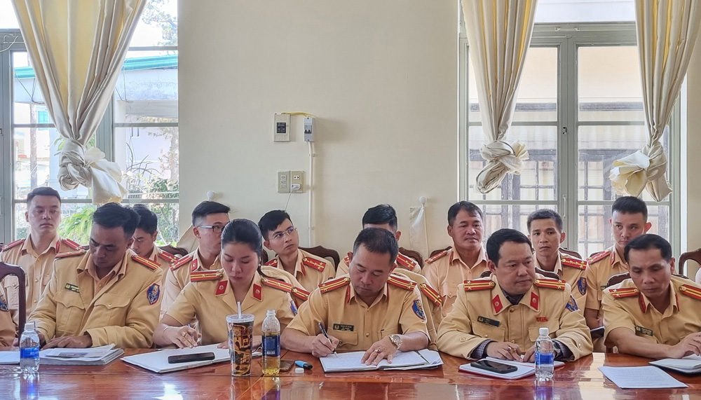 Phòng CSGT quán triệt về công tác đảm bảo trật tự an toàn giao thông