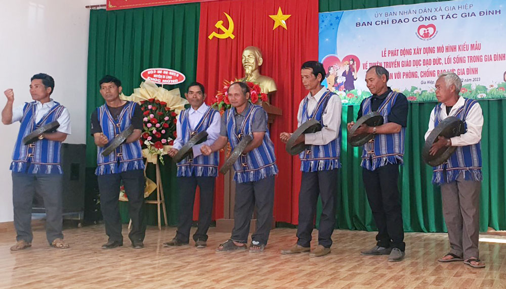 Di Linh: Xây dựng mô hình kiểu mẫu về tuyên truyền giáo dục đạo đức, lối sống trong gia đình