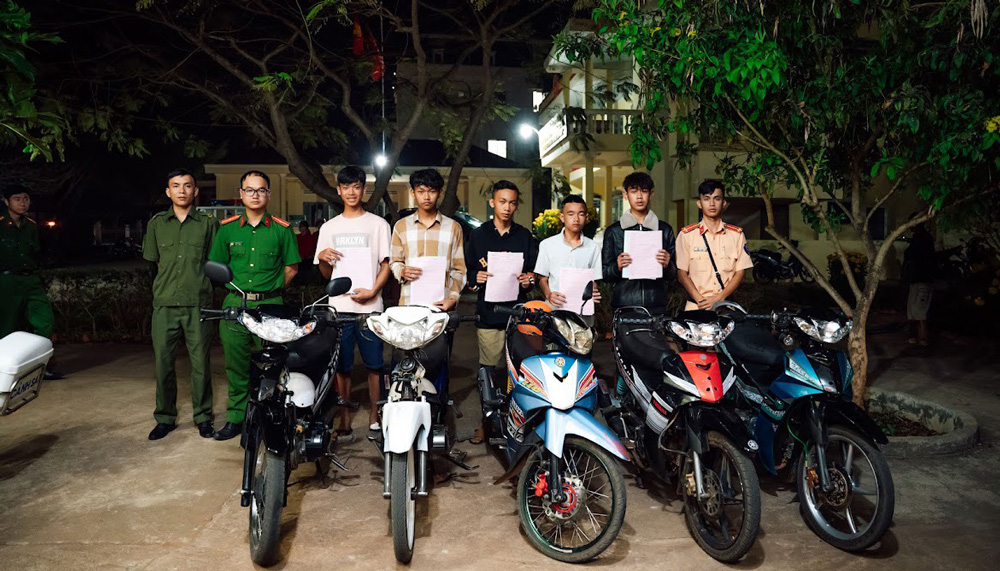 Di Linh: Bắt nhóm ''quái xế'' gây náo loạn khu dân cư