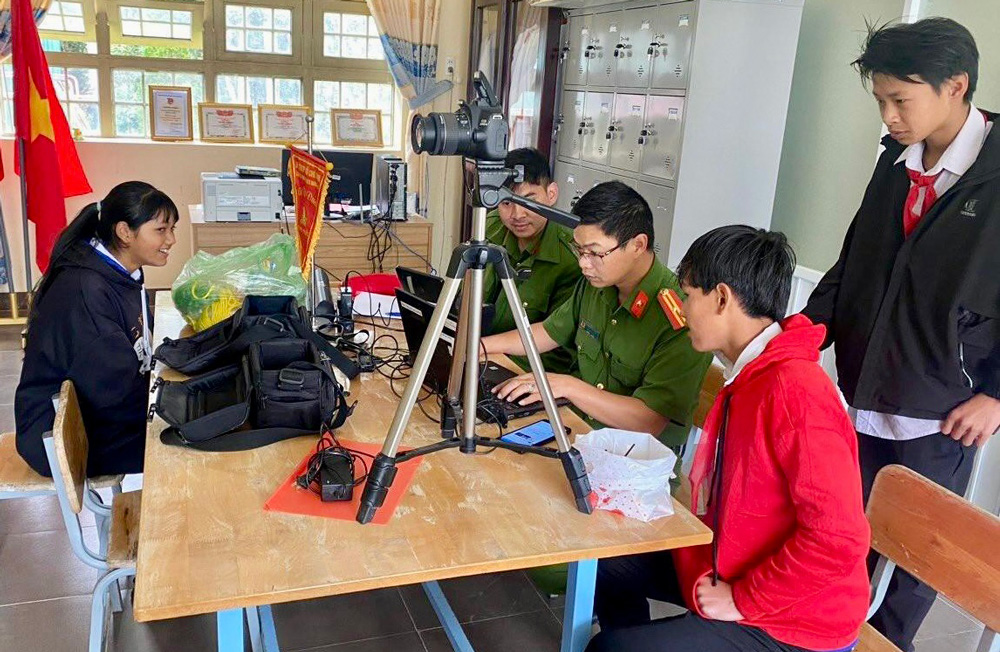 Lạc Dương: Tổ chức 15 buổi tuyên truyền, giáo dục pháp luật cho học sinh và người dân
