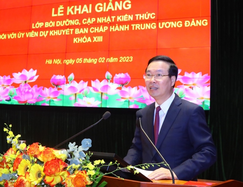 Bồi dưỡng, cập nhật kiến thức đối với ủy viên dự khuyết TW Đảng khóa XIII