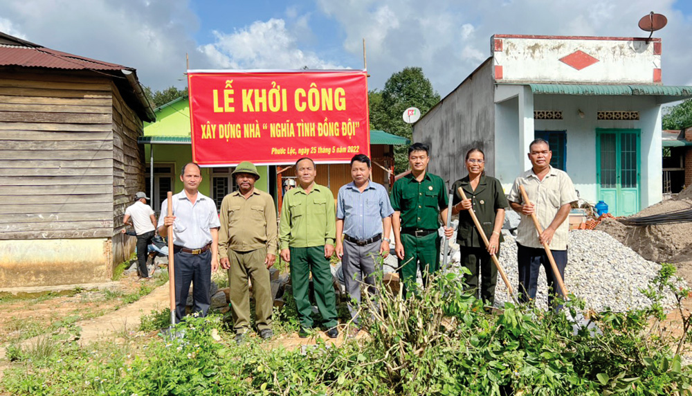 Cựu chiến binh Đạ Huoai thi đua gương mẫu