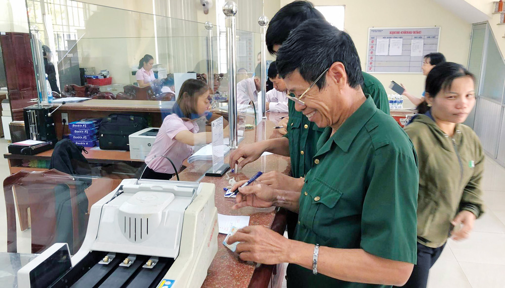 Đạ Tẻh: Đẩy mạnh tuyên truyền huy động tiền gửi tiết kiệm