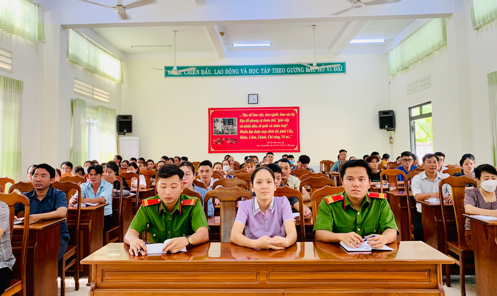 Đạ Tẻh tổ chức lớp bồi dưỡng nhận thức về Đảng khóa I năm 2023