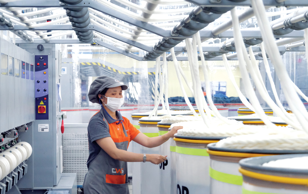 BÁO XUÂN GIÁP THÌN 2024: “Xanh hóa” ngành dệt may