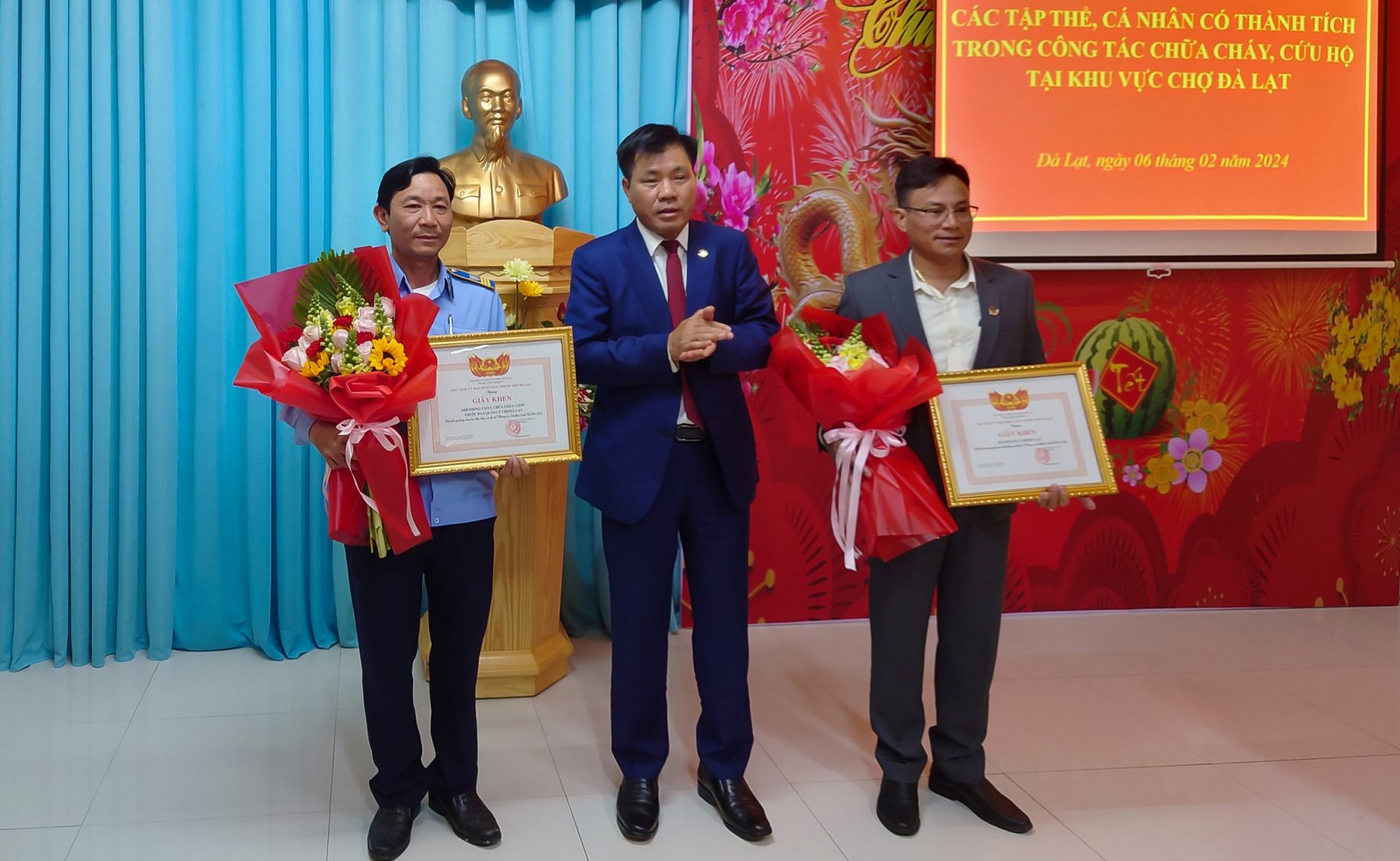 Khen thưởng 3 tập thể và 7 cá nhân tích cực tham gia chữa cháy và cứu hộ