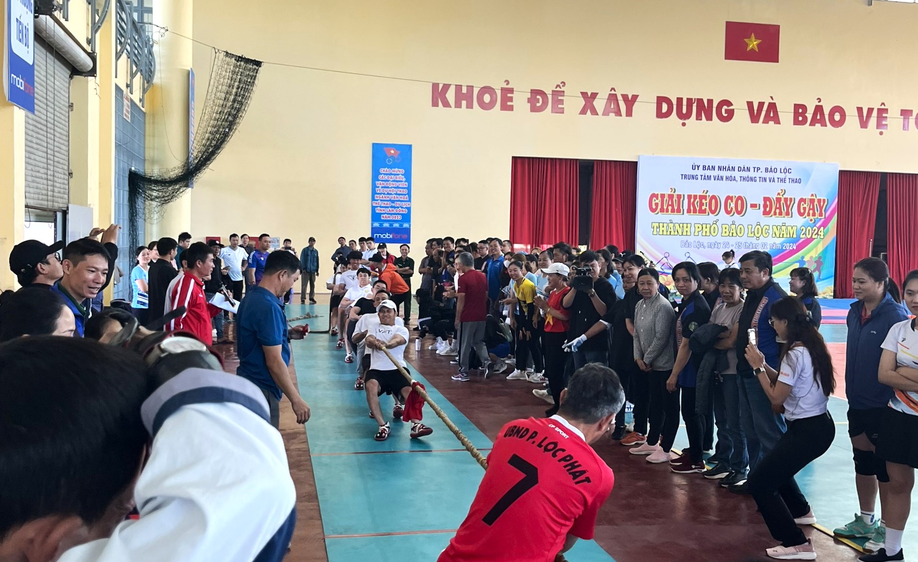 Bảo Lộc: Sôi nổi giải kéo co, đẩy gậy đầu xuân