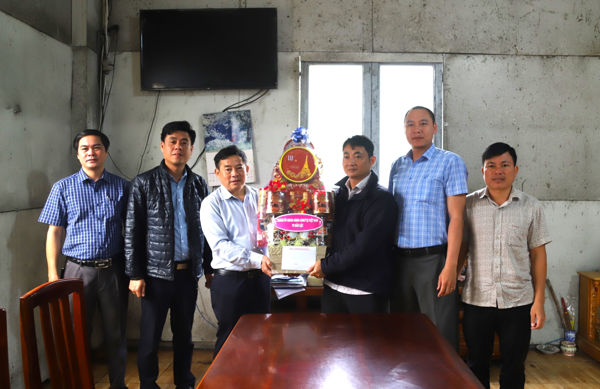 Chủ tịch UBND TP Bảo Lộc kiểm tra, chúc Tết tại Nhà máy xử lý rác thải